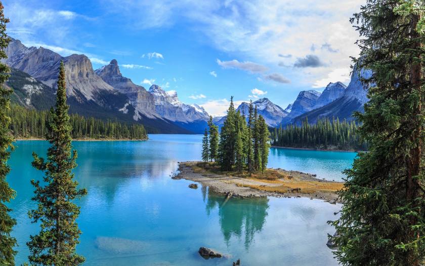 10 Beautiful Islands to Visit While Travelling in Canada
